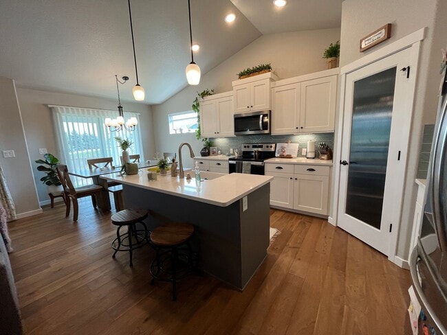 Building Photo - Fantastic Home in Wellington