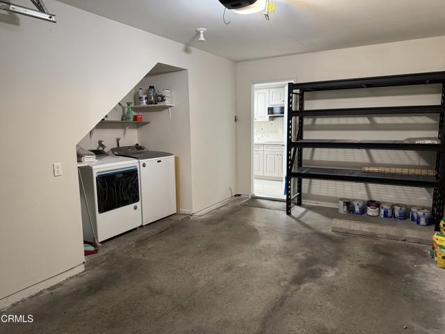 Building Photo - 327 E Live Oak St