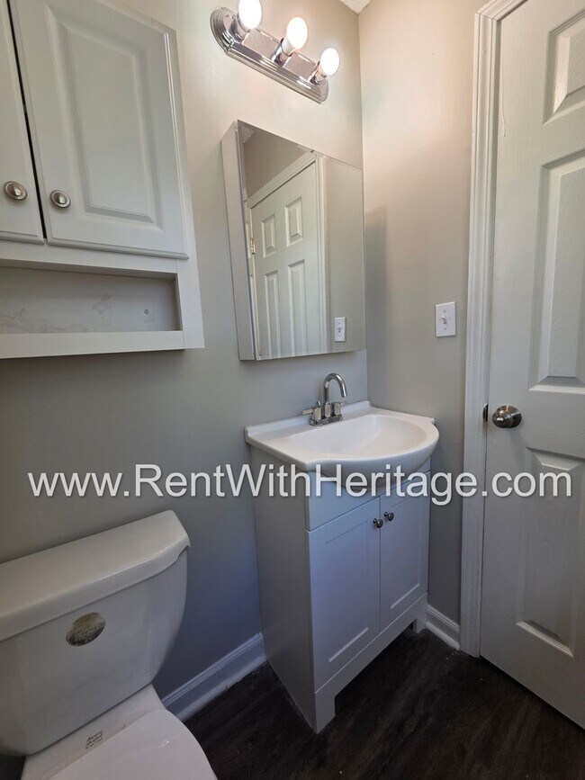 Building Photo - Awesome 3 bd/ 1.5 Bath Brick Ranch / No Steps / Totally Renovated / Great Location