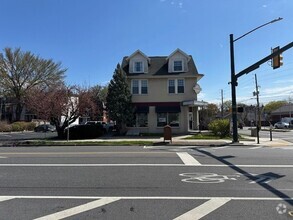 Building Photo - 2nd Floor 2 Bed 1 Bath Apartment For Rent ...