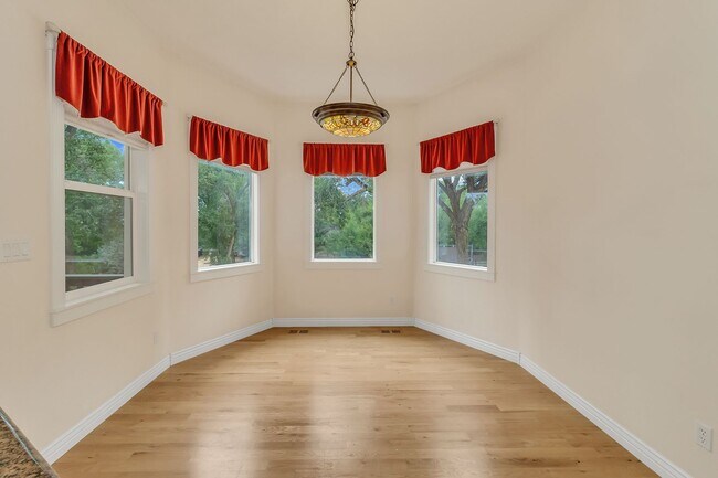 Building Photo - 2245 Idella Ct