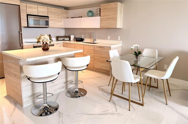 Building Photo - 16385 Biscayne Blvd