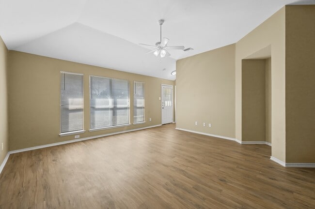 Building Photo - 9229 Chesapeake Ln