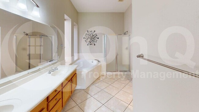 Building Photo - 770 W Cherrywood Dr