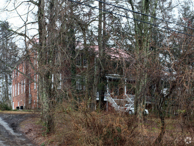 Building Photo - 110 Fayette Ave