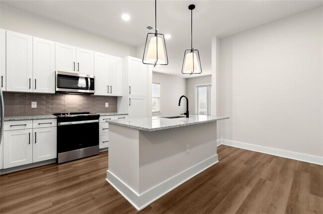 Building Photo - 2648 Sandy Plains Rd