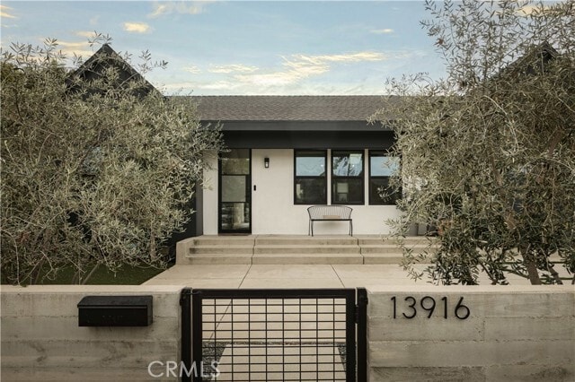 Building Photo - 13916 La Maida St