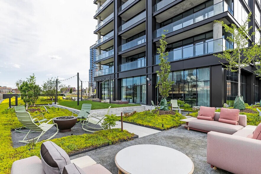 Building Photo - 257 N Elizabeth St