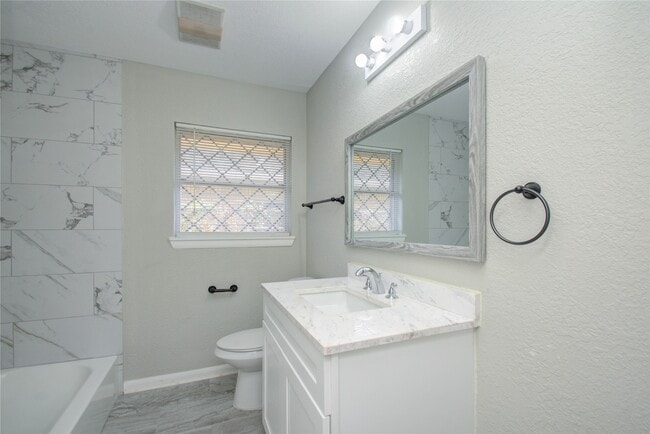 Building Photo - 10226 Envoy St