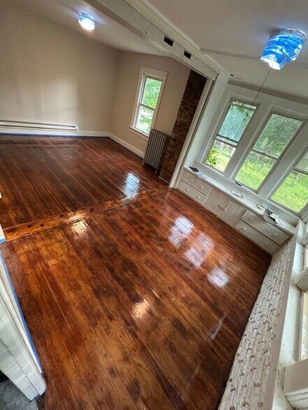 Primary Photo - 11 Lincoln Pl