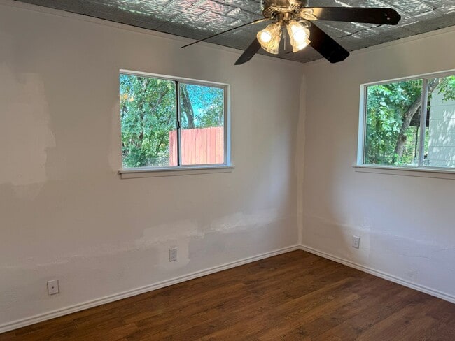 Building Photo - 1029 Vly Frg Dr