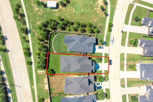 Building Photo - 29023 Laurel Grove Ln
