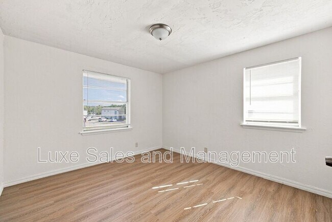 Building Photo - 700 NE 81st St