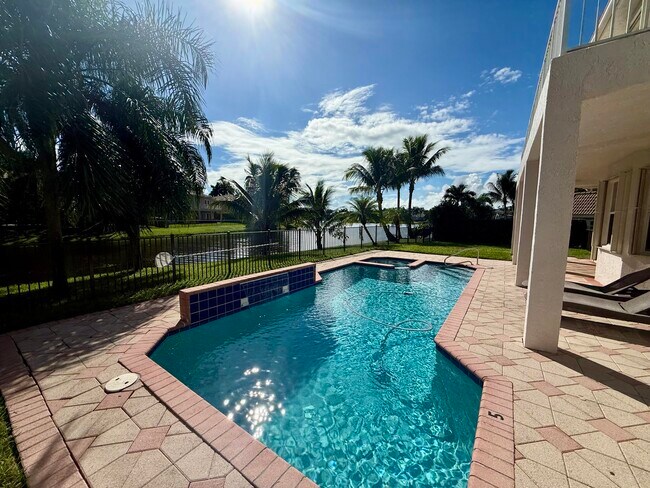 Building Photo - 6509 Stonehurst Cir
