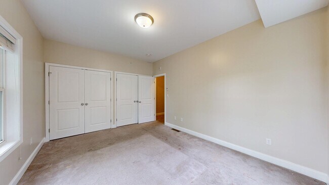 Building Photo - 60 Holworthy St
