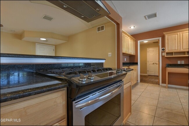 Building Photo - 424 Stonebluff Rd