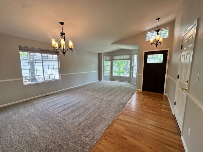 Building Photo - 3 Bedroom 3 Bath - Arapahoe Ridge Erie!