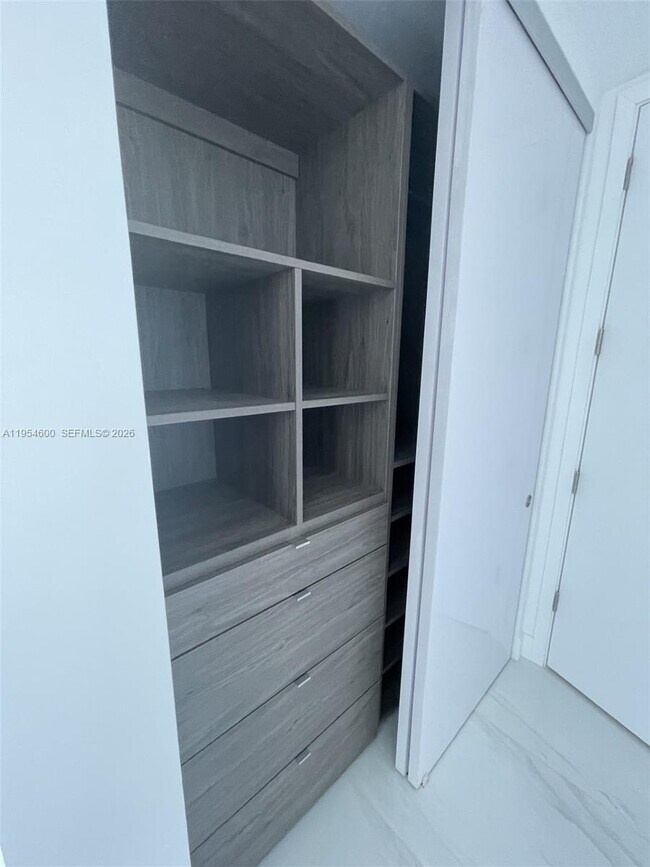 Building Photo - 17550 Collins Ave