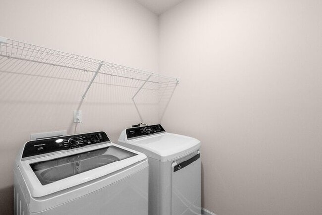 Building Photo - Beautiful Brand New 3 Bedroom 2.5 Bath Townhome in Hickory Glen!