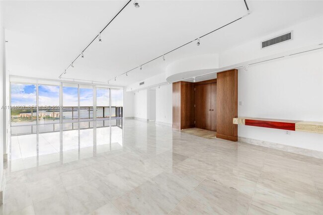 Building Photo - 400 Alton Rd