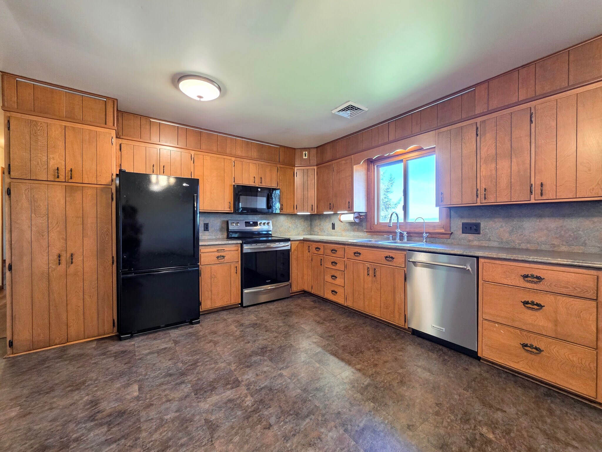 Building Photo - 154 Valley View Dr