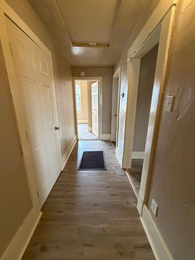 Building Photo - 1600 S T St