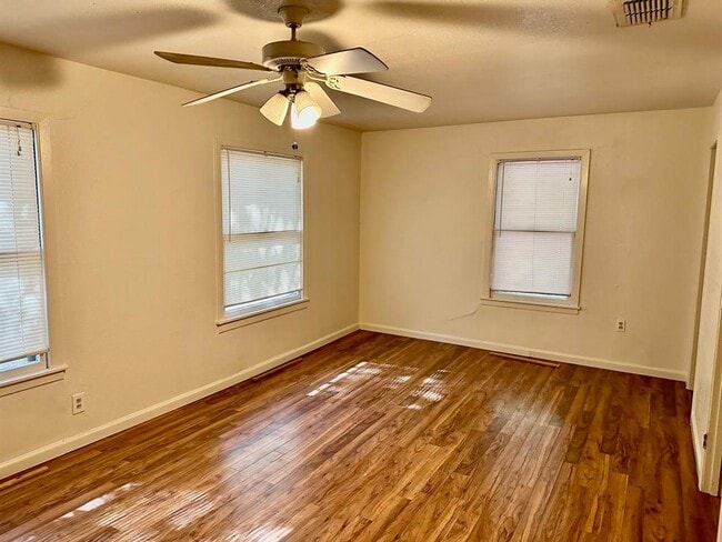 Building Photo - 931 Cheatham St