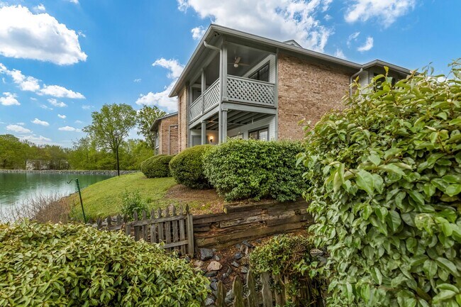 Building Photo - Discover Your Lakeside Oasis: 2 Bedroom Condo at Harris Lake