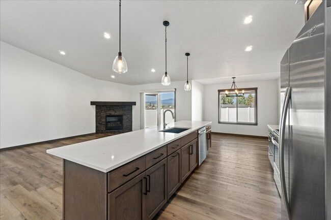 Building Photo - Beautiful New home in Post Falls