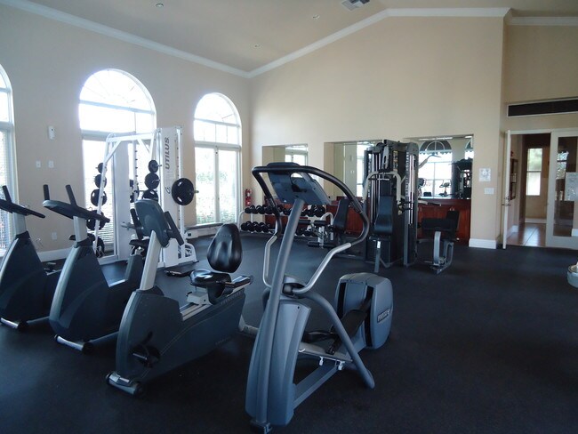 Building Photo - 1395 NE 33rd Ave