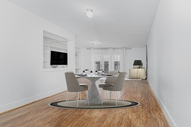 Building Photo - 384 N Post Oak Ln