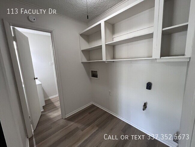 Building Photo - 113 Faculty Dr