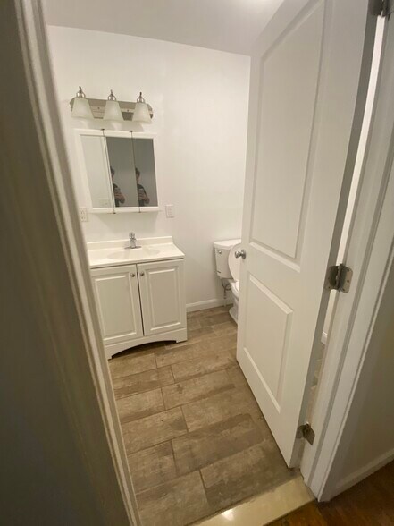 Building Photo - 514 Ivy St