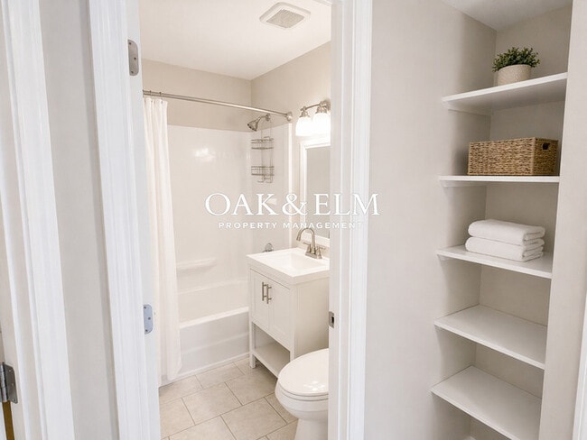 Building Photo - Welcome to this beautifully updated 4 bedrooms, 2 full bath, 1400 Square feet home