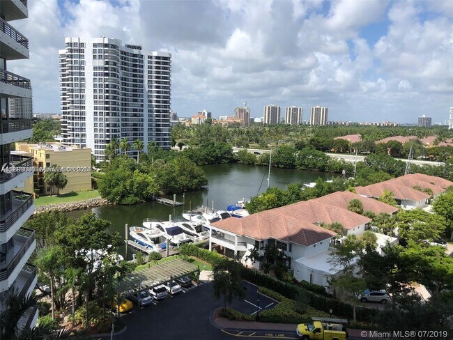 Building Photo - 3530 Mystic Pointe Dr