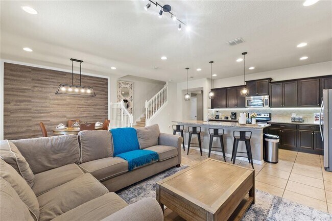 Building Photo - 1905 Majorca Dr