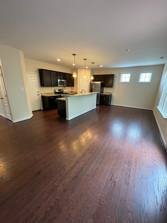 Building Photo - 6901 Swanhaven Dr