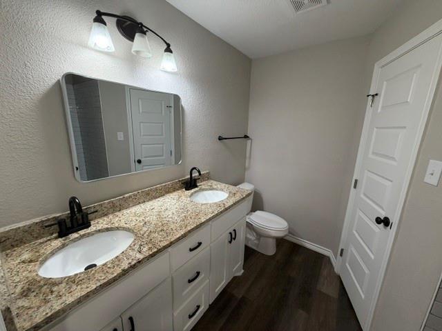Building Photo - 1311 Manor Dr