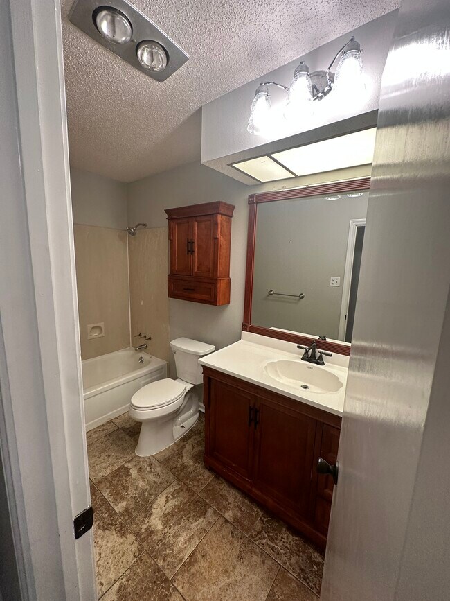 Building Photo - 3250 E Lafourche Ct