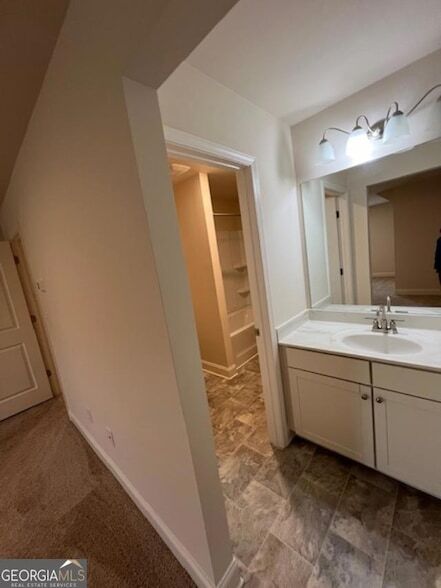 Building Photo - 600 Rosehill Ln SW