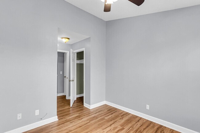 Building Photo - 206 Pine Shadow Dr