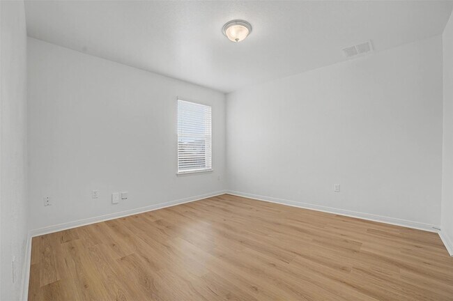 Building Photo - 165 Dusky Thrush Dr