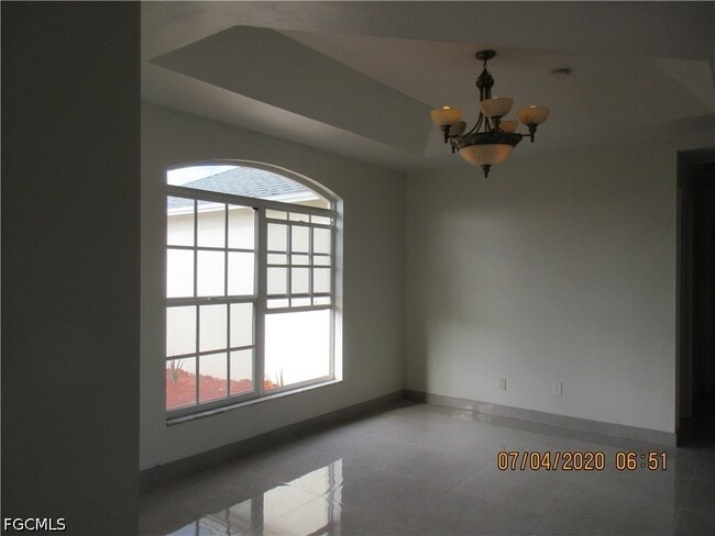 Building Photo - 918 NE 13th St