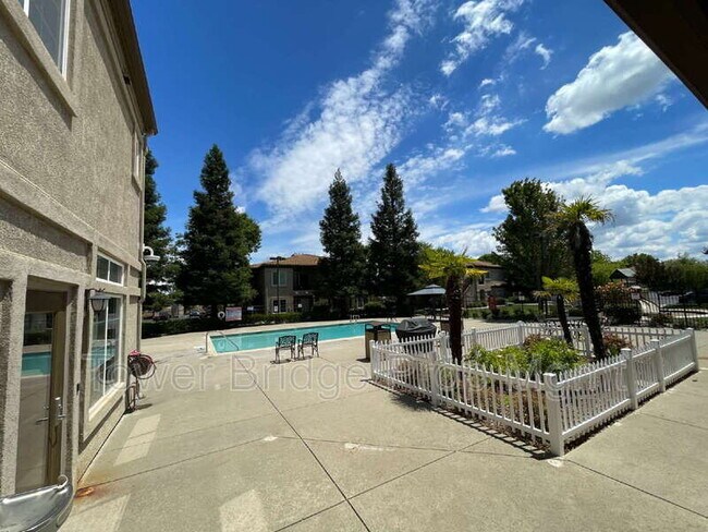 Building Photo - 4200 E Commerce Way
