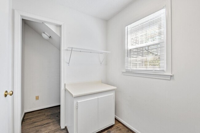 Building Photo - 203 Lancaster Ave