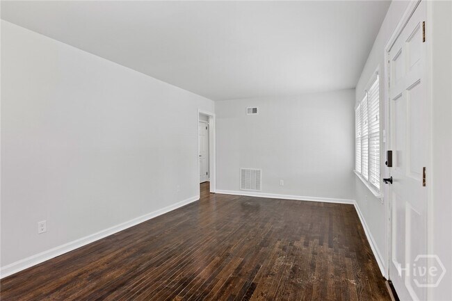Building Photo - 1805 E 62nd St