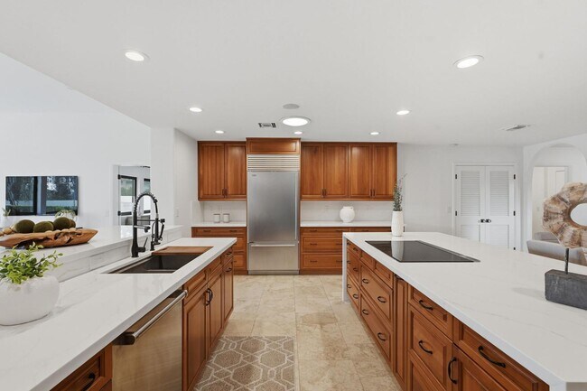 Building Photo - 6302 E Cochise Rd