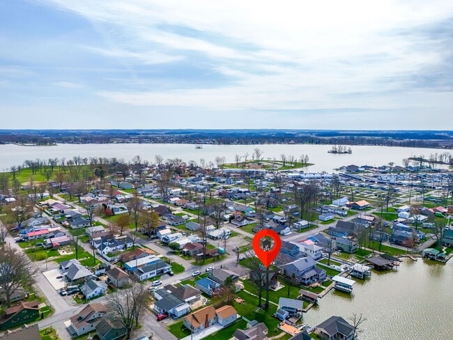 Building Photo - Fully Furnished 3 Bedroom Lakefront Home on Indian Lake