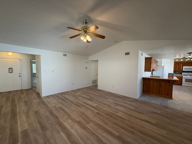 Building Photo - 3 Bedroom Single Story Home Available Near Unser Blvd NW & McMahon Blvd NW!