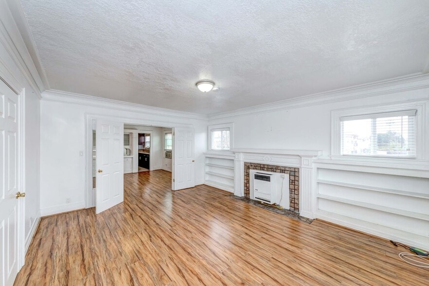 Building Photo - 1308 S Van Ness Ave